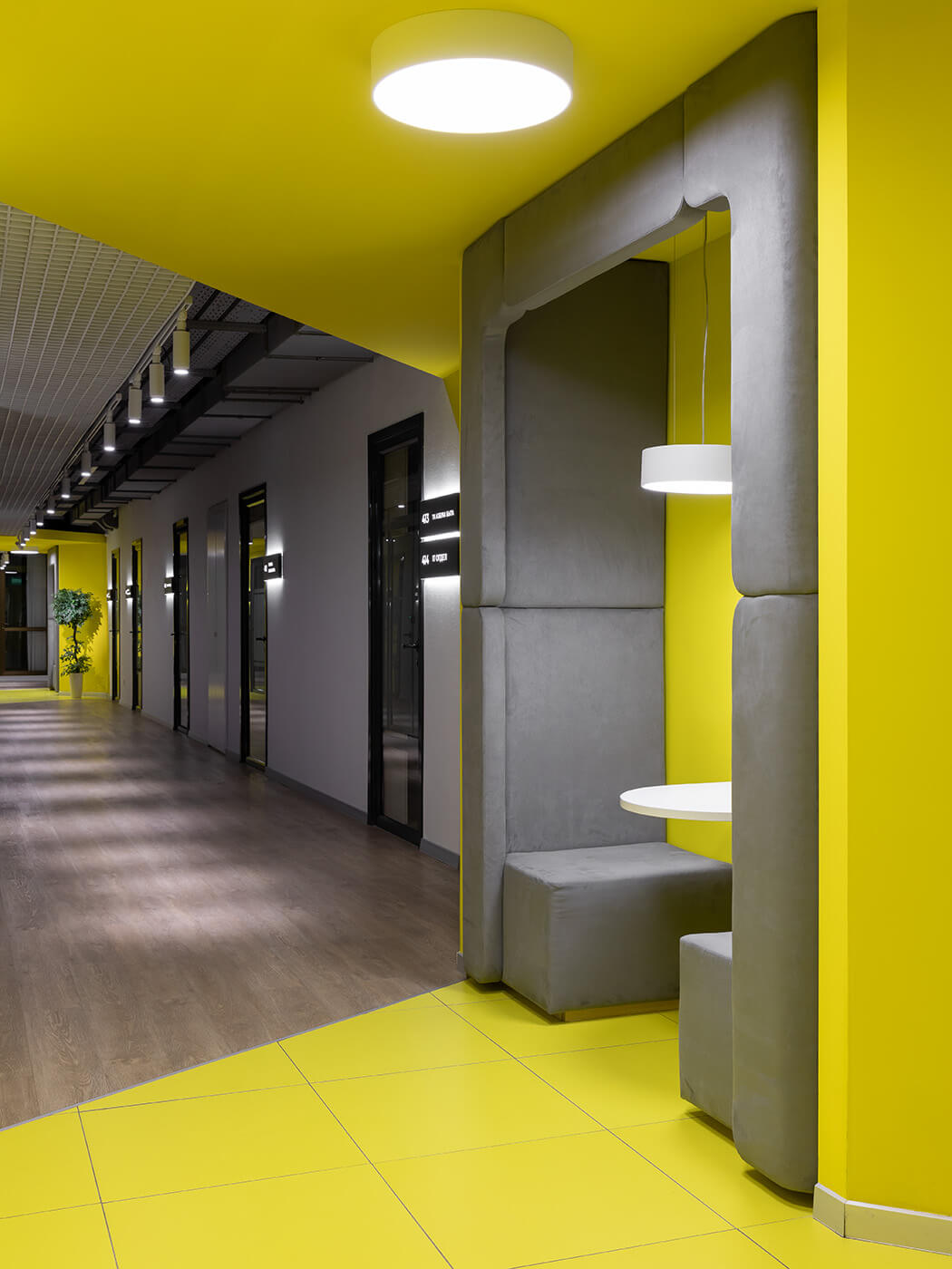 коридор 5 этаж /вид на коворкинг/ - проекты Setus Design