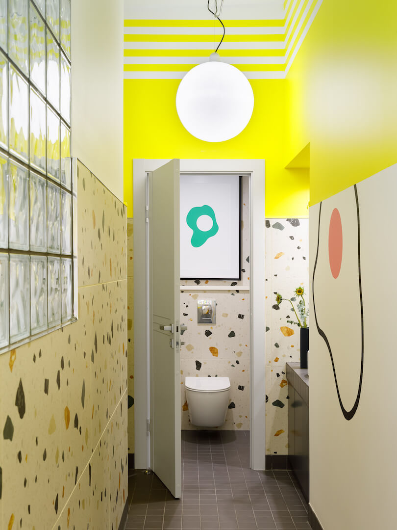 Туалетные комнаты выполнены в стиле кафе "ЯЙЦО" - проекты Setus Design